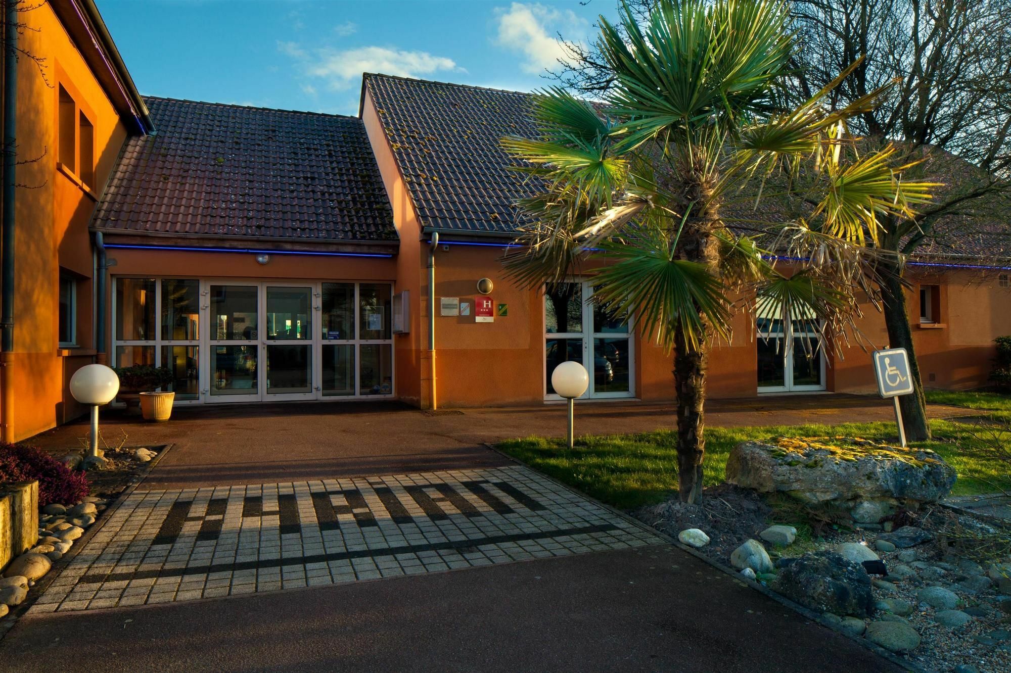 Comfort Hotel Orleans Саран Екстер'єр фото